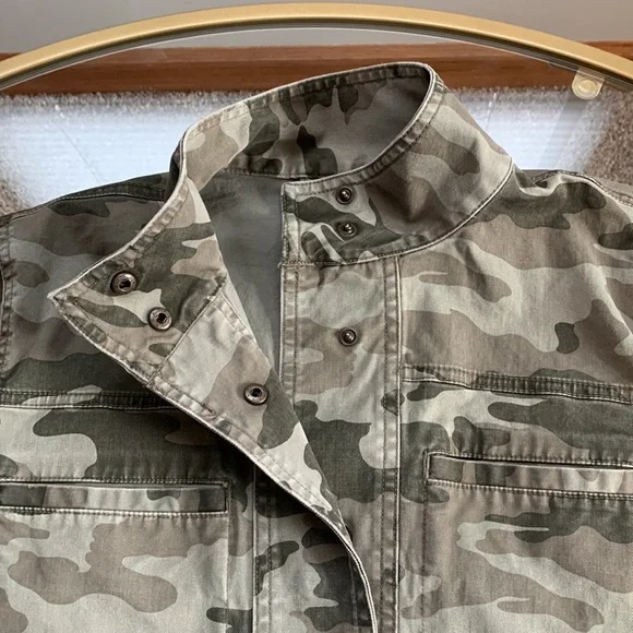 Universal Thread Camouflage Jacket - Picture 10 of 15